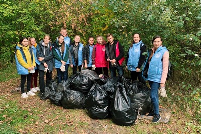 Волонтёры ВЦ «Вместе» очистили от мусора береговую линию Яузы