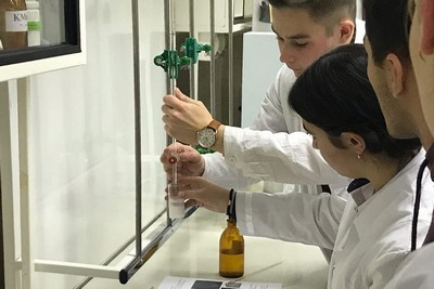 Работа химического кружка заняла первое место на научно-практической конференции «Шаг в науку»