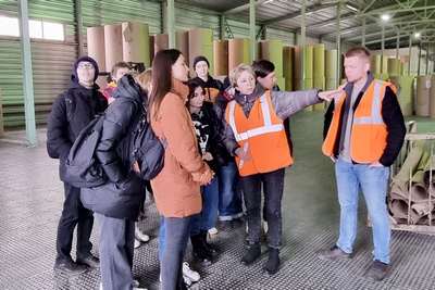 Студенты кафедры ЛТ9 посетили бумажную фабрику ООО «Караваево»