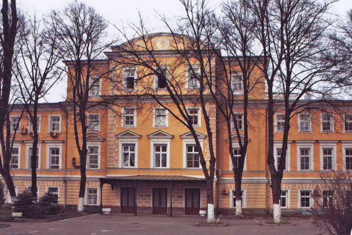 Гимназия имени островского. Первая Московская гимназия Островский. Первая Московская Губернская гимназия. Первая мужская гимназия на Волхонке. Московская Губернская гимназия на Волхонке.